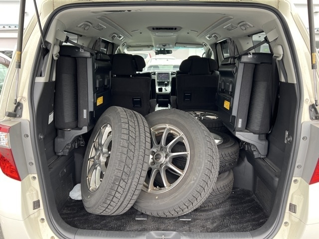 TOYOTA ALPHARD 2012