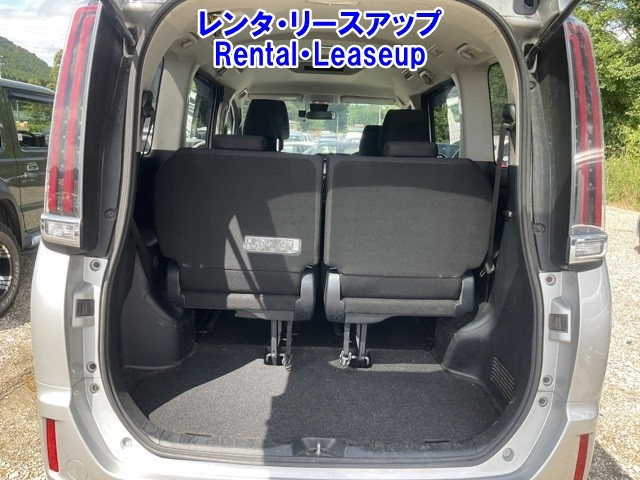 TOYOTA NOAH 2018