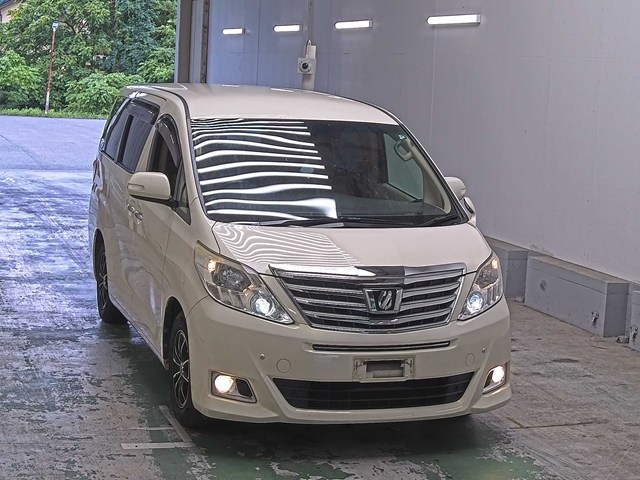 TOYOTA ALPHARD 2013