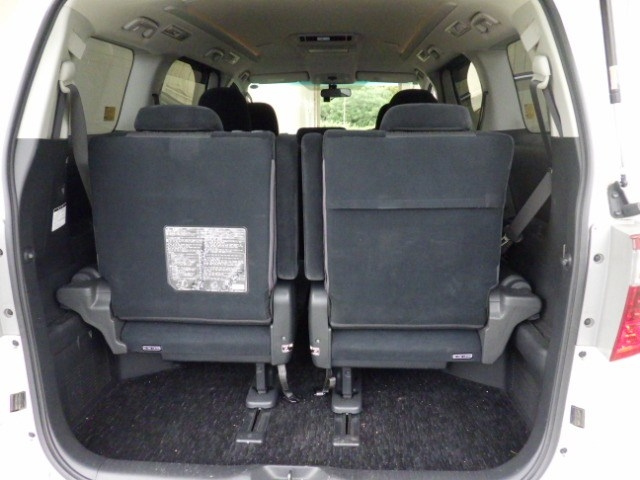 TOYOTA ALPHARD 2010