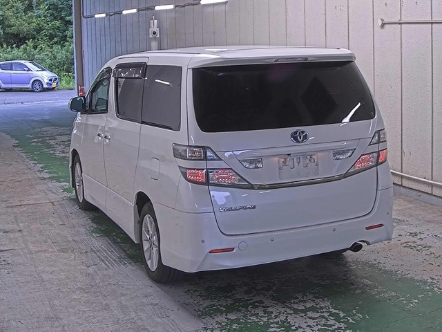 TOYOTA VELLFIRE 2011