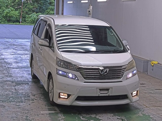 TOYOTA VELLFIRE 2011