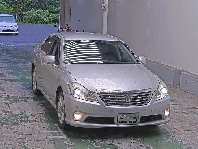 TOYOTA CROWN 2010