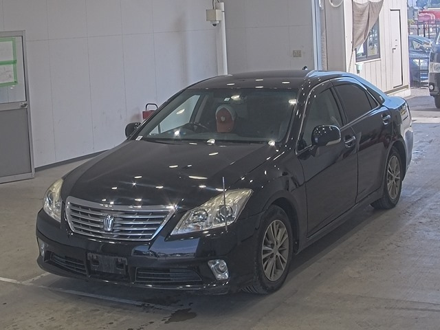 TOYOTA CROWN 2010
