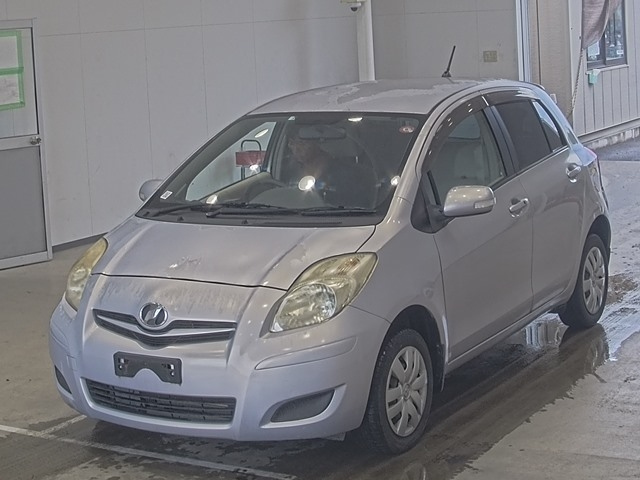 TOYOTA VITZ 2010