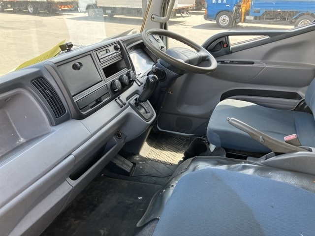 MITSUBISHI CANTER 2011