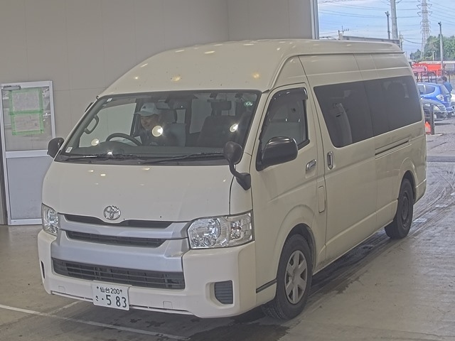 TOYOTA HIACE 2016