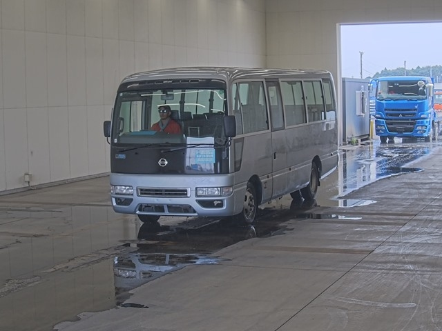 NISSAN CIVILIAN 2010