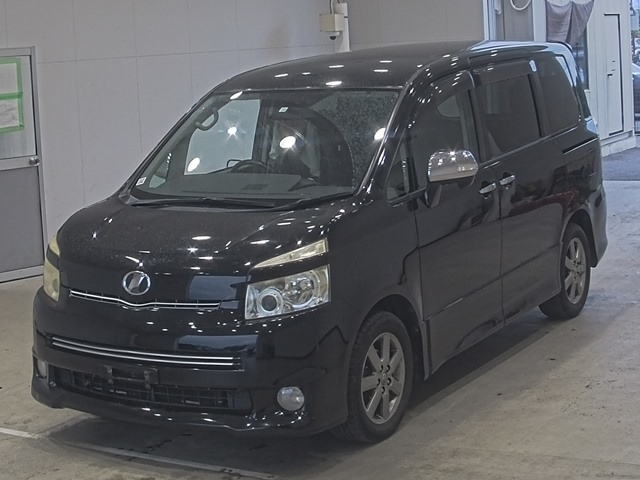 TOYOTA VOXY 2009