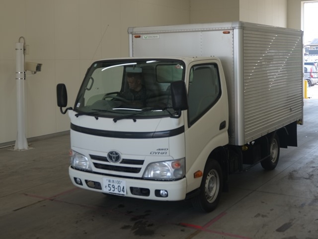 TOYOTA DYNA 2013