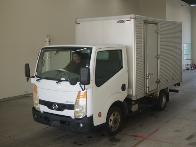 NISSAN ATLAS 2011