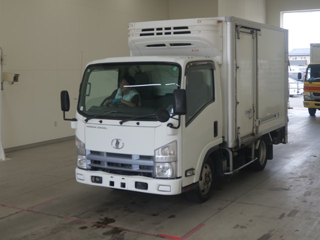 NISSAN TRUCK 2008