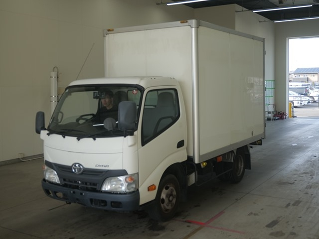 TOYOTA DYNA 2015