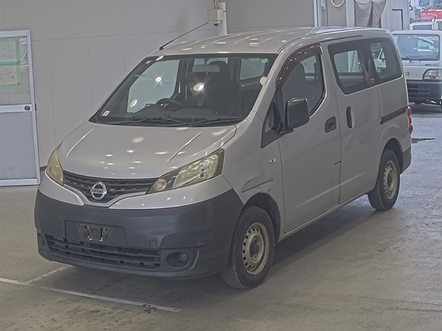 NISSAN NV200 2010