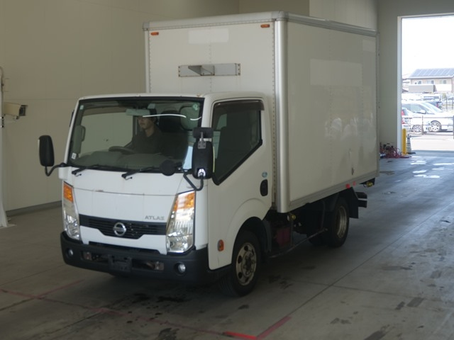 NISSAN ATLAS 2012