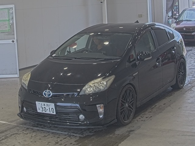 TOYOTA PRIUS 2011