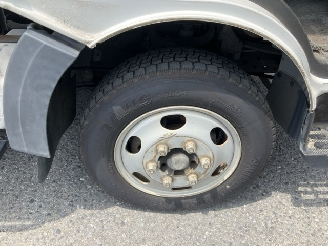 NISSAN TRUCK 2012