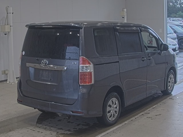 TOYOTA NOAH 2008