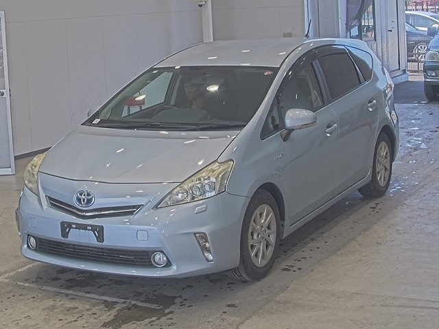 TOYOTA PRIUS ALPHA 2012