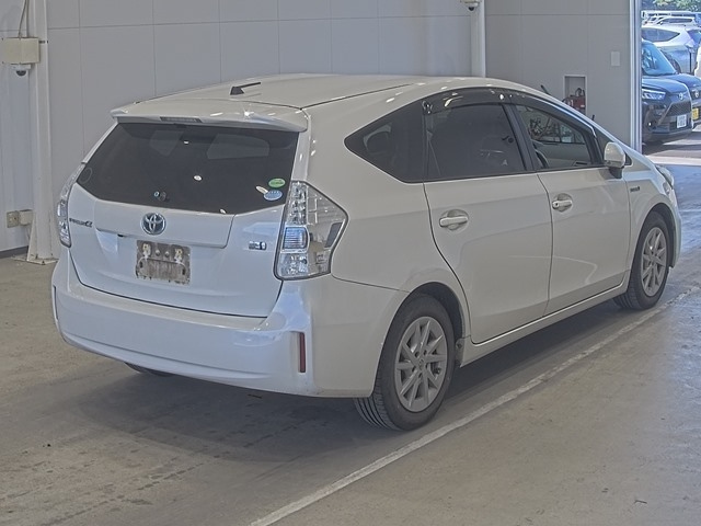 TOYOTA PRIUS ALPHA 2013