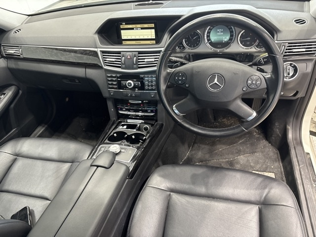 MERCEDES BENZ E CLASS 2010