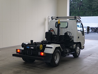 ISUZU ELF 2011