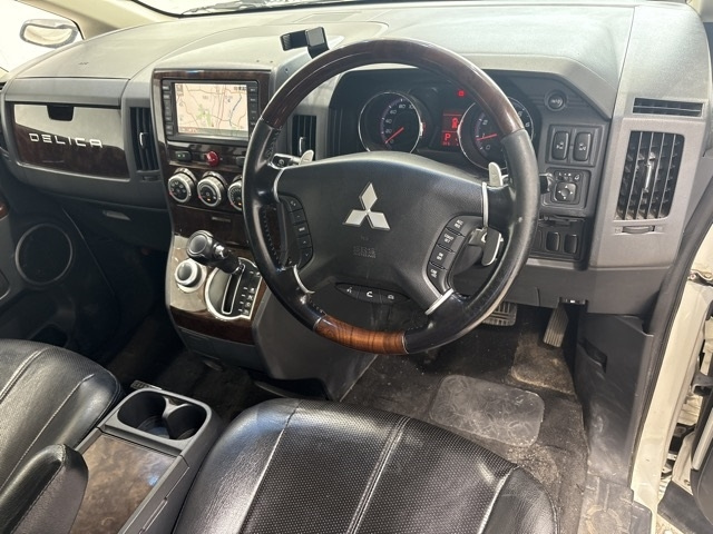 MITSUBISHI DELICA D5 2009
