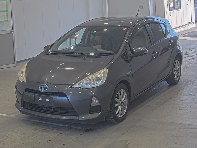TOYOTA AQUA 2012