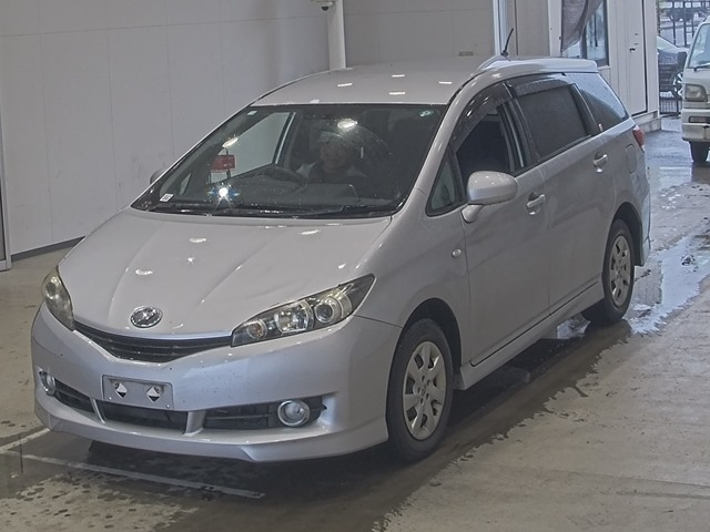 TOYOTA WISH 2010