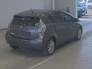 TOYOTA AQUA 2012