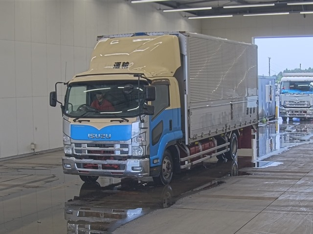ISUZU FORWARD 2012