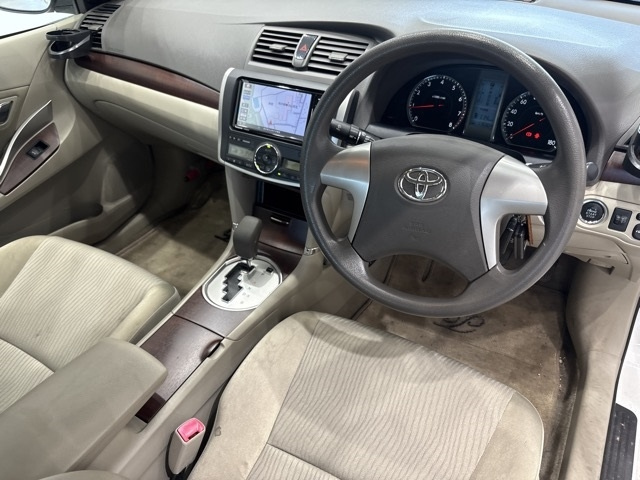 TOYOTA PREMIO 2010