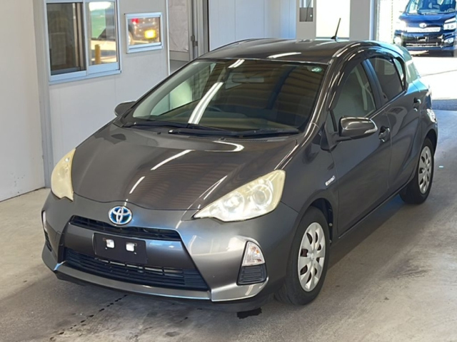 TOYOTA AQUA 2012