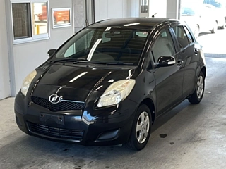 TOYOTA VITZ 2010