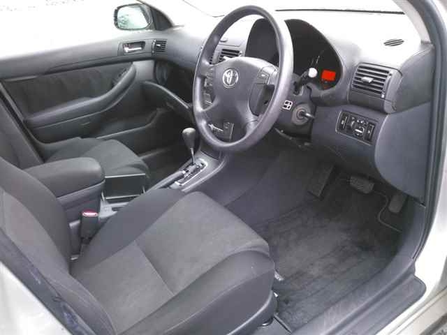 TOYOTA AVENSIS SEDAN 2009