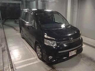 TOYOTA VOXY 2009