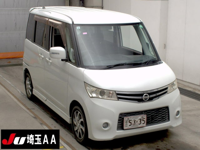 NISSAN ROOX 2011