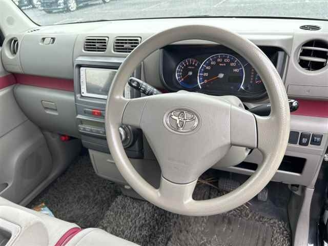 TOYOTA PIXIS SPACE 2012