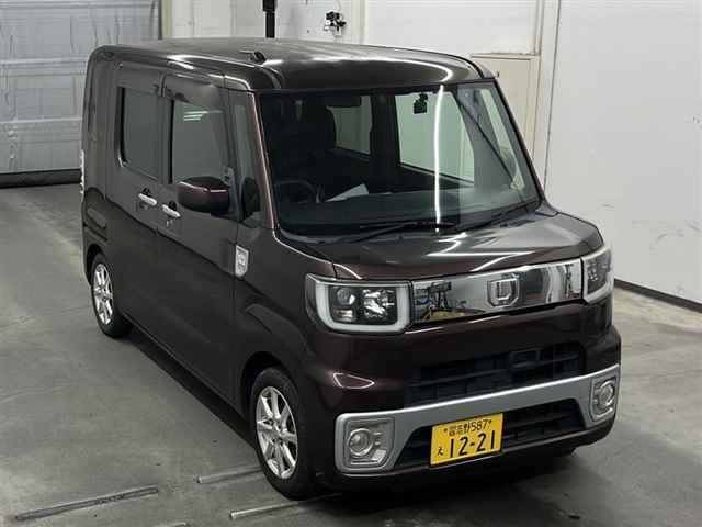 DAIHATSU WAKE 2016