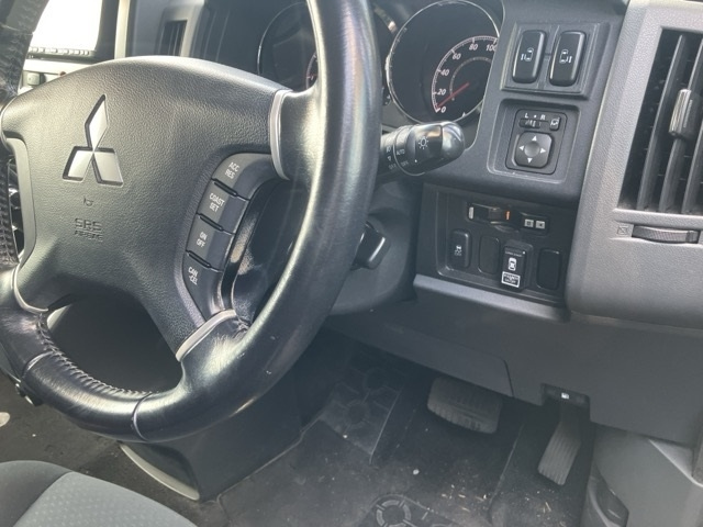 MITSUBISHI DELICA D5 2011