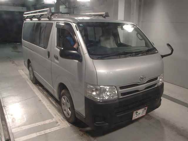 TOYOTA REGIUS ACE VAN