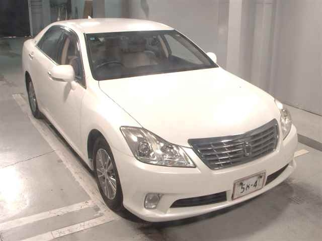 TOYOTA CROWN 2010