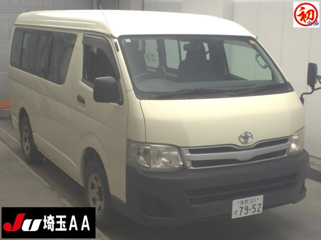 TOYOTA HIACE 2011