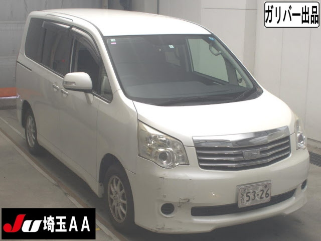 TOYOTA NOAH 2012