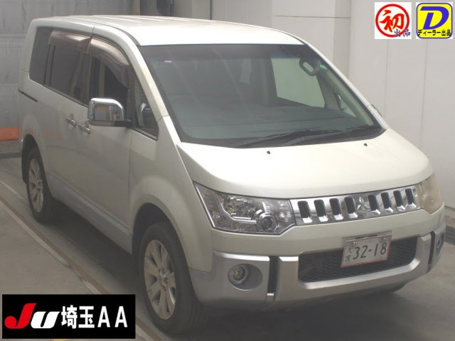 MITSUBISHI DELICA D5 2015