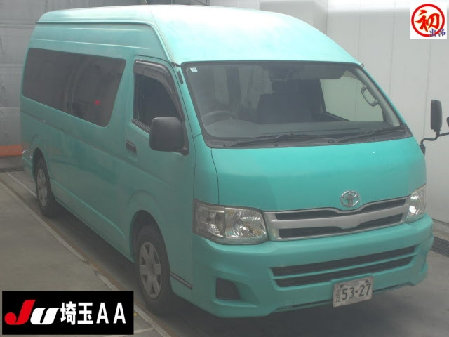 TOYOTA HIACE 2013