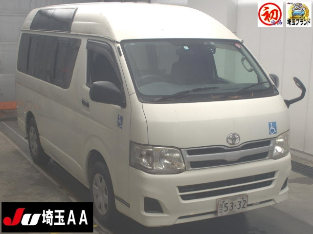 TOYOTA HIACE VAN