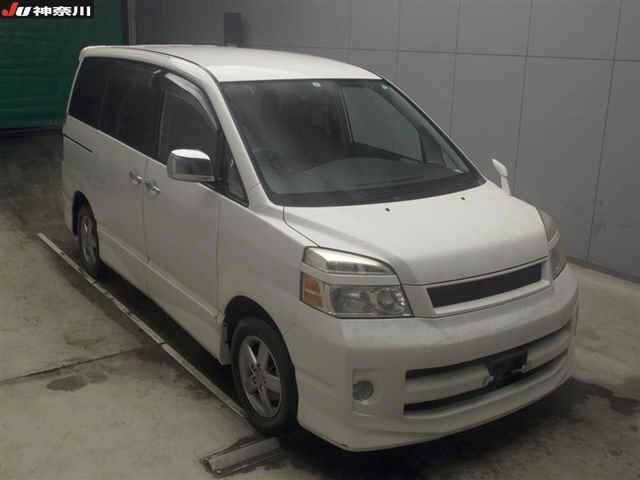 TOYOTA VOXY 2005
