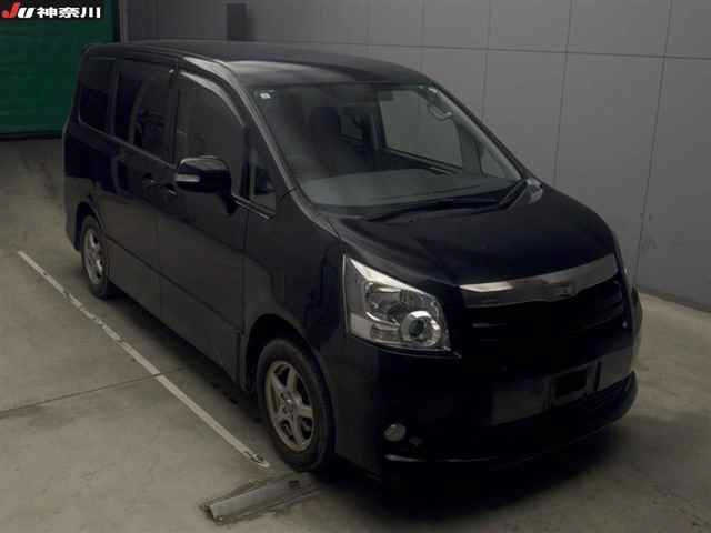 TOYOTA NOAH 2007