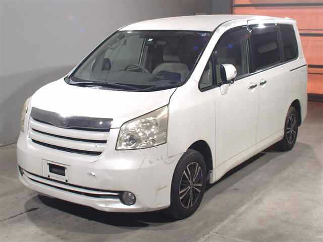 TOYOTA NOAH 2009
